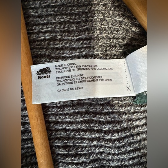 Roots kids cabin poncho shawl grey size small/medium girls - Picture 9 of 10